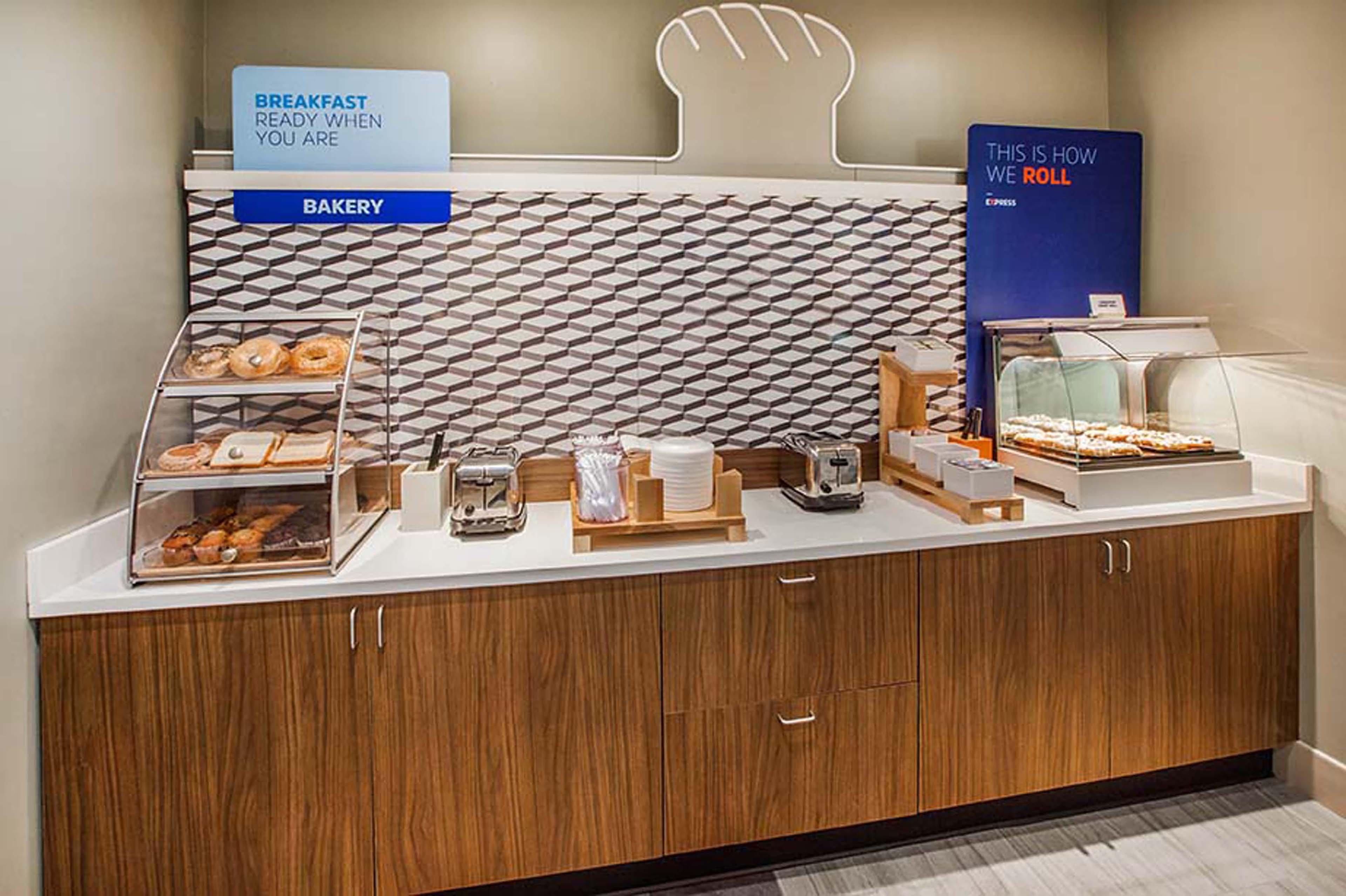 Holiday Inn Express Pearland By Ihg Exterior foto