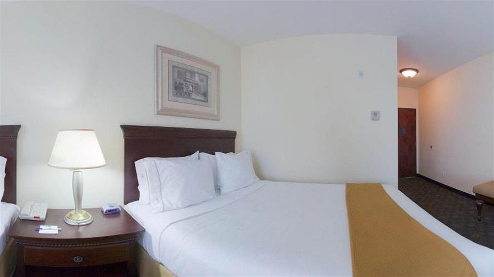 Holiday Inn Express Pearland By Ihg Exterior foto