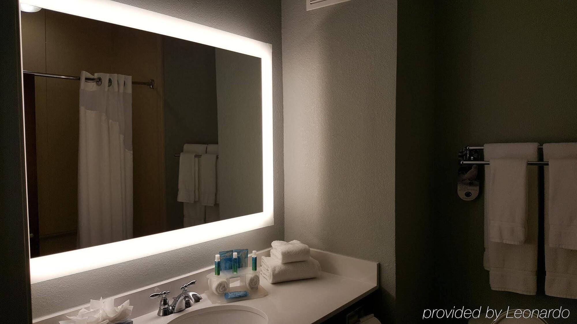 Holiday Inn Express Pearland By Ihg Exterior foto